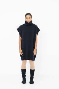 Lela Jacobs - U Turtle Vest Black