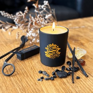 Black Amber & Vanilla Candle