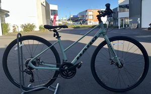 Off Road City Bikes: Metallic Blue Haro Aeras ST 700C Hybrid Bike Step Through Disc Brakes XS S