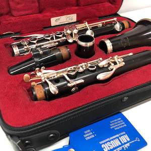 Used Woodwind Instruments: Used Buffet R13 Bb Clarinet