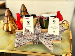 EPIC GREEN HERBY SAUCE & HEAVENLY HUMMUS SUMMER GIFT BOX - vegan 2 x 300 ml