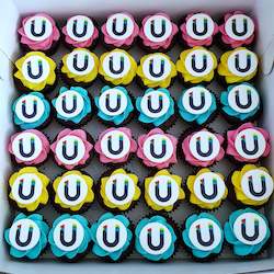 Cupcakes: Mini Cupcakes with edible image disc