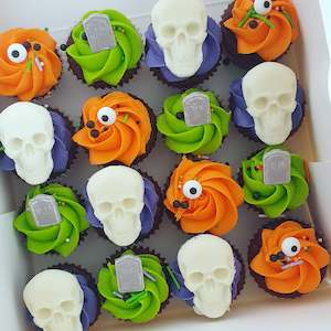 Cupcakes: Halloween Mini Cupcakes
