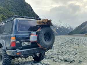 Spare Wheels Accessories: Spare Wheel Tray Shelf