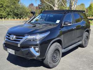 Toyota 1: Toyota Fortuner Roof Rack