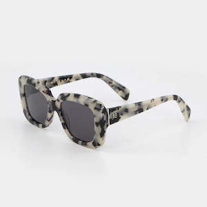 Eyewear: Pia Sunglasses - Milky Tortoise