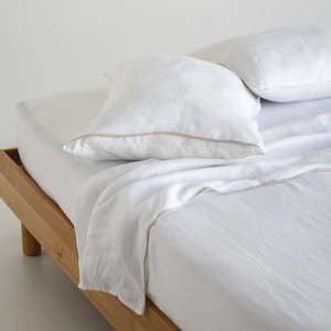 Sale Linen: European Linen Scallop Edge Flat Sheet - White/Oatmeal