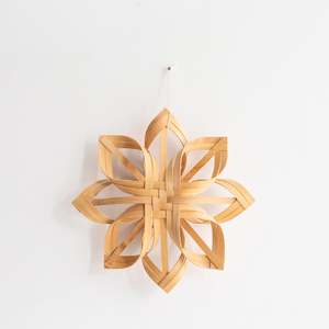 Robert Gordon: Woven Wooden Snowflake -Medium
