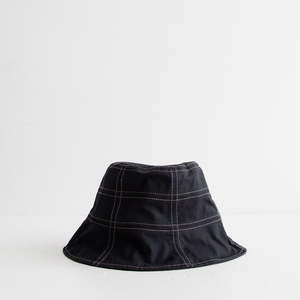 Last Chance: Contrast Stitch Bucket Hat - Black