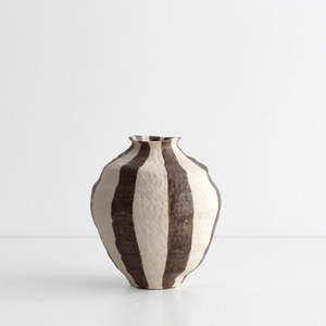 Living: Rayas Ceramic Vase - Cocoa