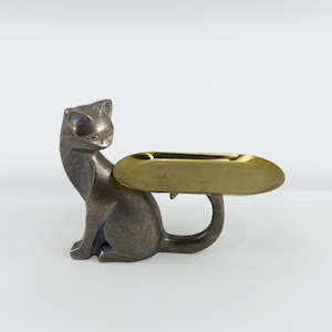 Cats: Sitting Cat' With Tray