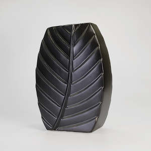 Vases Bowls: Leaf Vase - Black