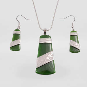 Jewellery Sets: Green Resin Toki Engraved Pendant Set