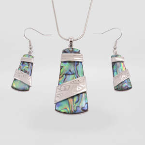 Jewellery Sets: Paua Toki Engraved Pendant Set