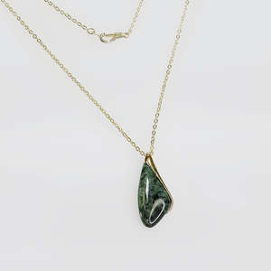Necklaces: NZ Pounamu Pendant - 'Carved'