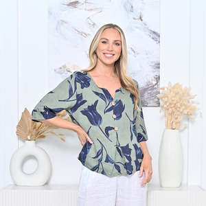 Her: 3-Button Linen Floral Top