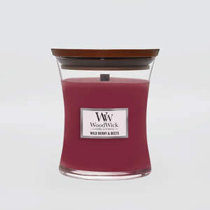 Candles 1: Woodwick - Wild Berry & Beets