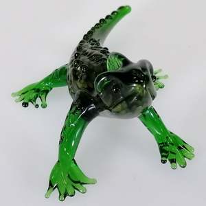 Crystal Glass: Green Glass Tuatara