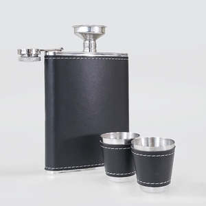 Cocktail Bar Accessories: Stainless Hip-Flask Set With 2 Shot Glasses