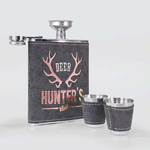 Cocktail Bar Accessories: Stainless Hip-Flask Set - Deer Hunters