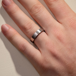 5.20MM Brushed Flat Band w/ Black Diamond Wall Wedding Ring