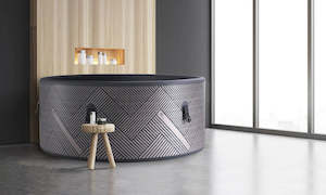 Portable: Mono Spa (6 Person)