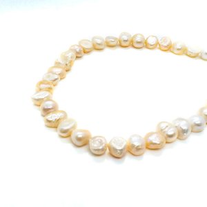 Pearl Beads: Freshwater Pearls B Grade 8mm-9mm x 34cm length