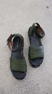 Shoes 1: MI PIACI Sandals 39