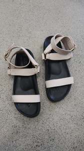 LA TRIBE Sandals 40