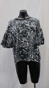 Discounted Items: kowtow Tee S