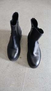 Shoes 1: LA TRIBE Boots 39