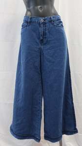 Bottoms: Outland Denim Jeans L
