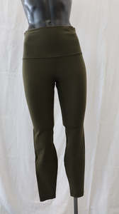 Bottoms: lululemon Pants 12