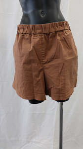 Calvin Klein Shorts L