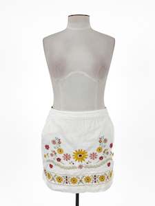 Skirt: Forever 21 | White Casual Skirt | Size L