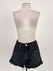 Kendraalexandra: Weekday | Black Casual Shorts | Size S