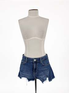 Jaiden Bracken: Guess | Blue Casual Shorts | Size 11