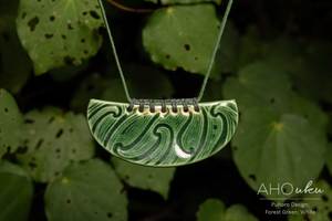 Aho Uku: Puhoro Whakakai (Pendant), Forest Green, Green and Black Cord PREORDER