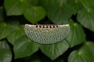 Aho Uku: Mangopare Whakakai (Pendant), Teal on 'toast'