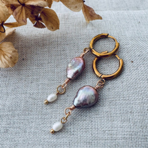 TWIGG Earrings Greta Double Pearl Huggies