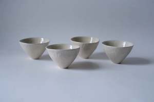 White Minimalist Cup With Matching Plat 4 Sets
