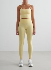 Seamless Tights: Mellow Shape Seamless Petite Tights