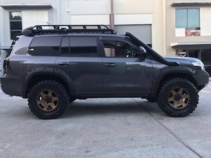 Kut Snake Flares to Fit Toyota LC200 Models