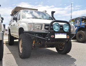 XROX Bull Bar to suit Toyota Hilux IFS Front 1997-2001