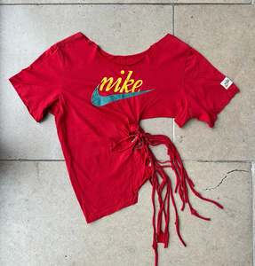 All: TIT4TATS Swoosh Fringe Tee (S)