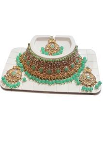 Jewellery: Light Green Necklace Set