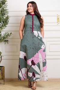 women-maxi-batik-dress: Stylish maze batik designer dress