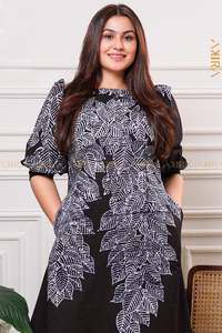 women-maxi-batik-dress: Dark In Crown Batik Dress