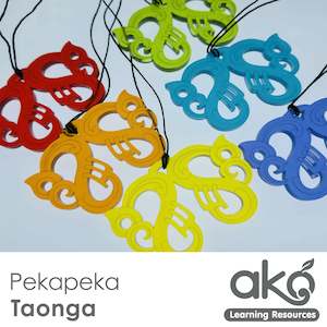 Necklaces: Pekapeka Necklace