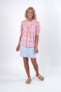 Knewe Aw23: Knewe Pop Sunny Short Sleeve Round Neck Top